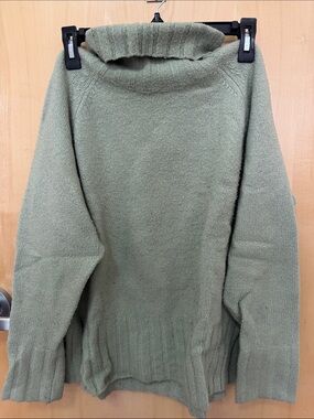 Women’s Olive Green Turtleneck Sweater